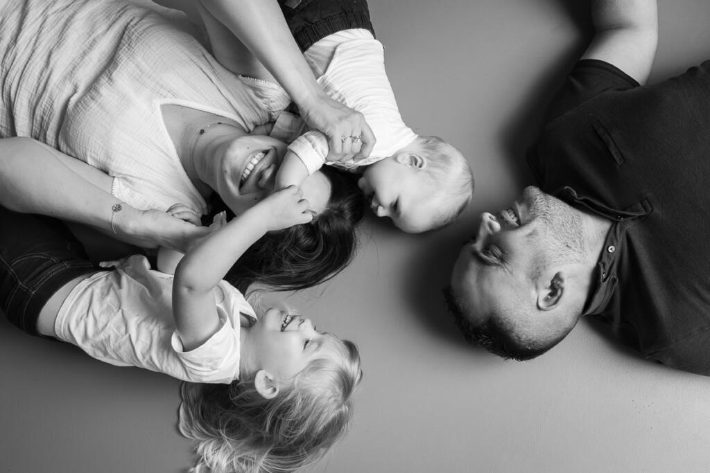 séance photo famille studio Angers Cholet Saumur 3 galeries