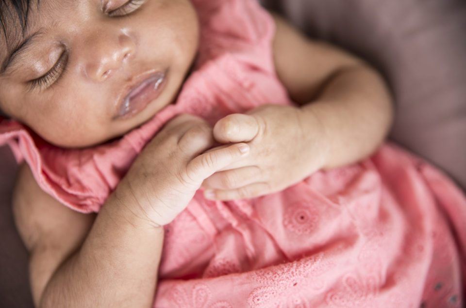 Séance photo bébé à domicile – Photographe à Angers/Cholet/Saumur