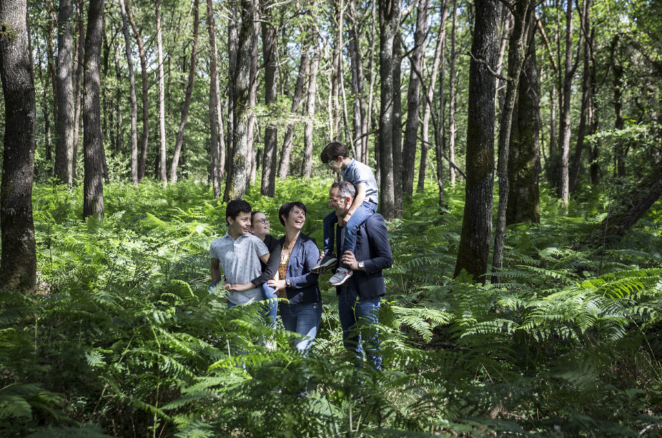 Séance photo famille – lifestyle en extérieur – Maine et Loire