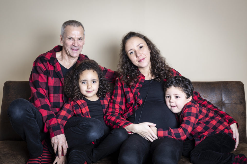 Séance grossesse en famille au studio – Angers/Cholet/Saumur